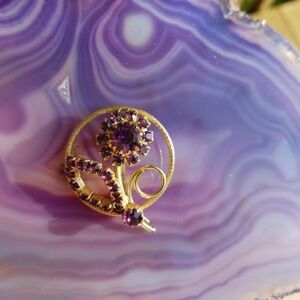 Beautiful Vintage  Amethyst Flower Brooch